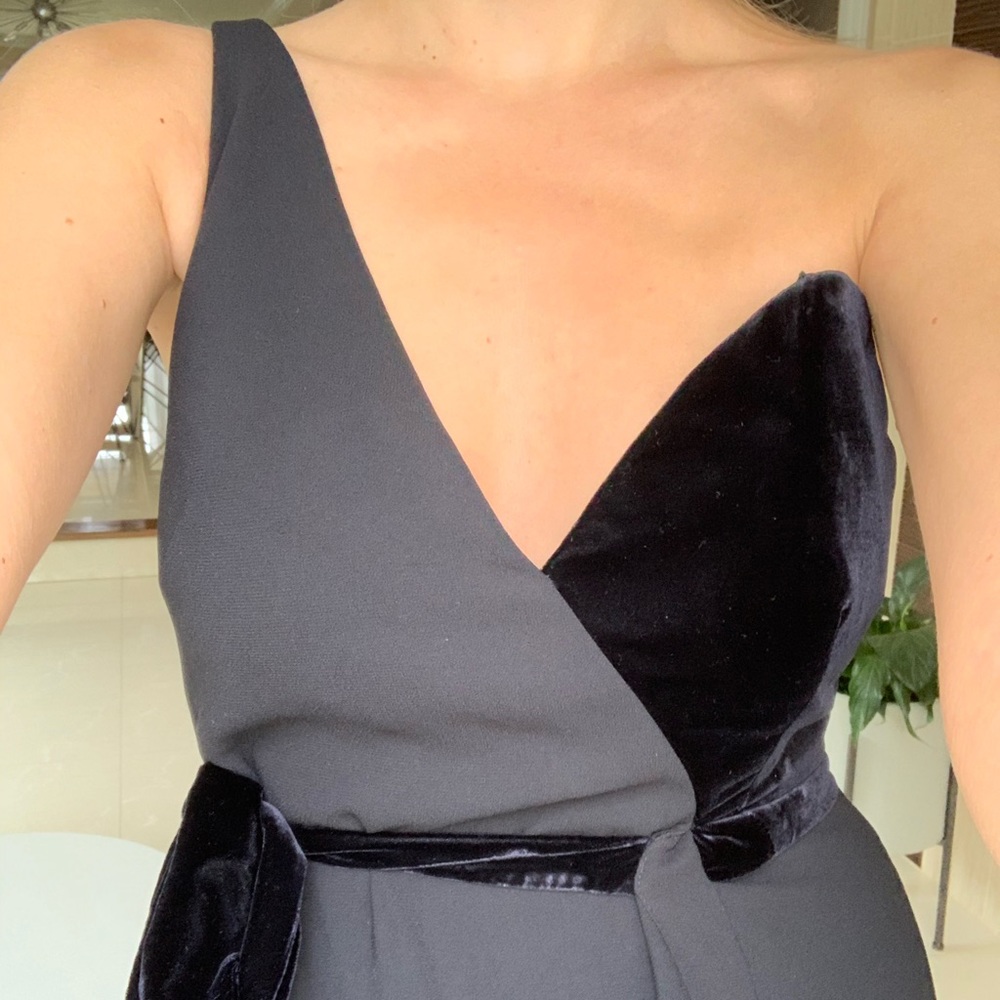 Jill Stuart One-Shoulder Wrap Crepe & Velvet gown - Picture 4 of 5